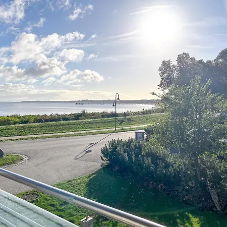 Apartment Duenenblick 12 *