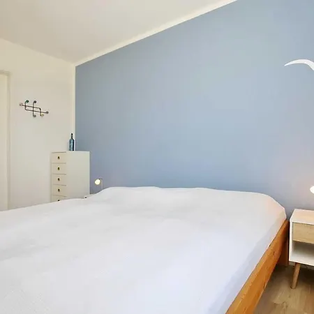 Apartment Duenenblick 12 *